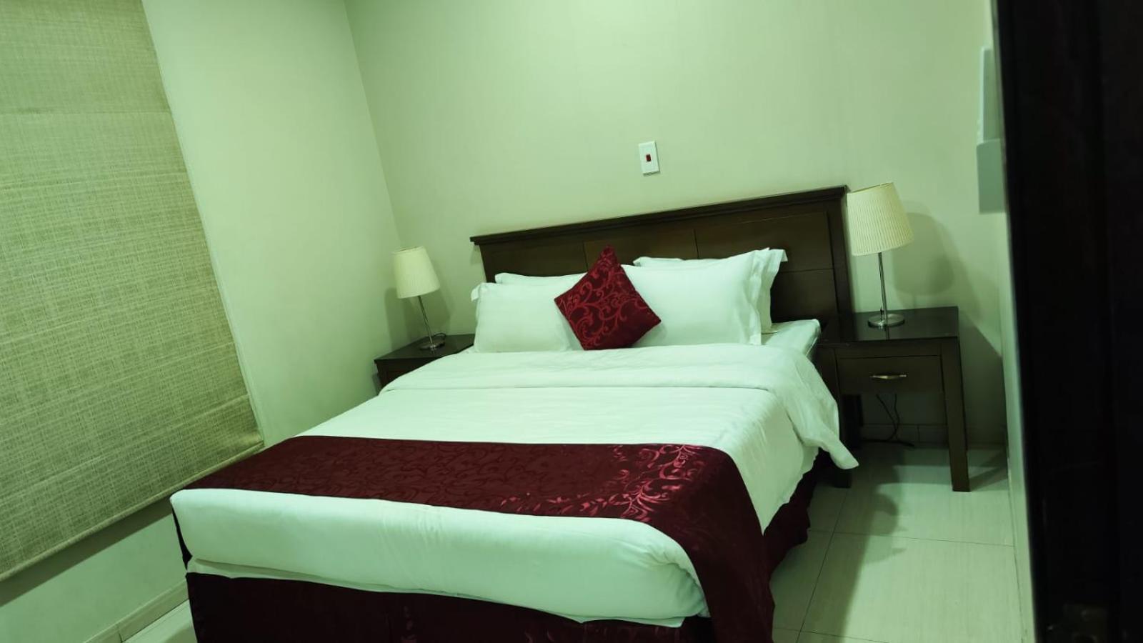 Plaza Home อัลโคห์บาร์ ภายนอก รูปภาพ