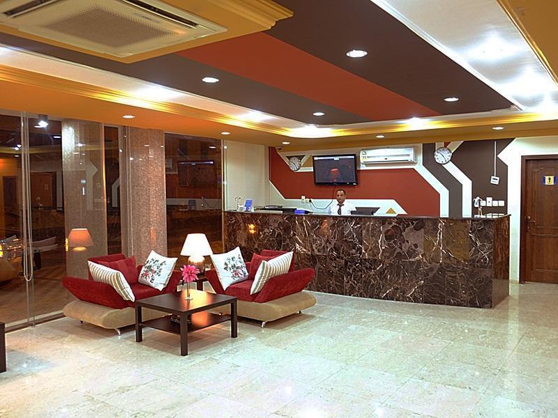 Plaza Home อัลโคห์บาร์ ภายนอก รูปภาพ