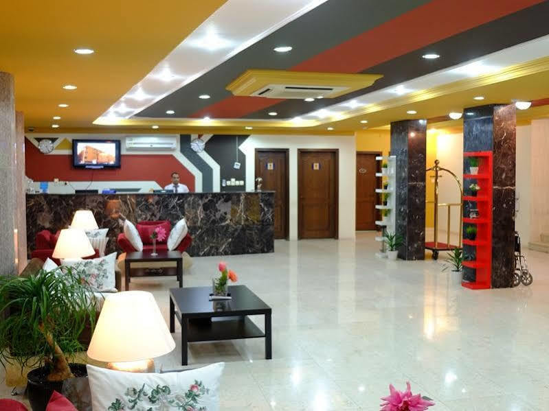 Plaza Home อัลโคห์บาร์ ภายนอก รูปภาพ